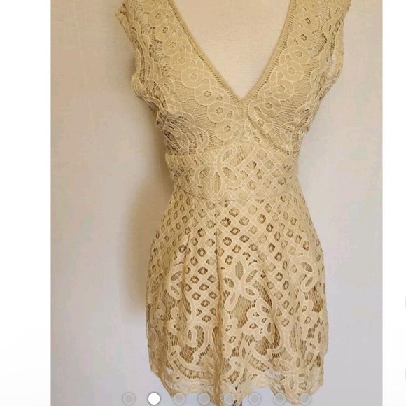 Free People Ivory One Million
Lovers Lace Mini Dress Women's Size 0 - Picture 3 of 5